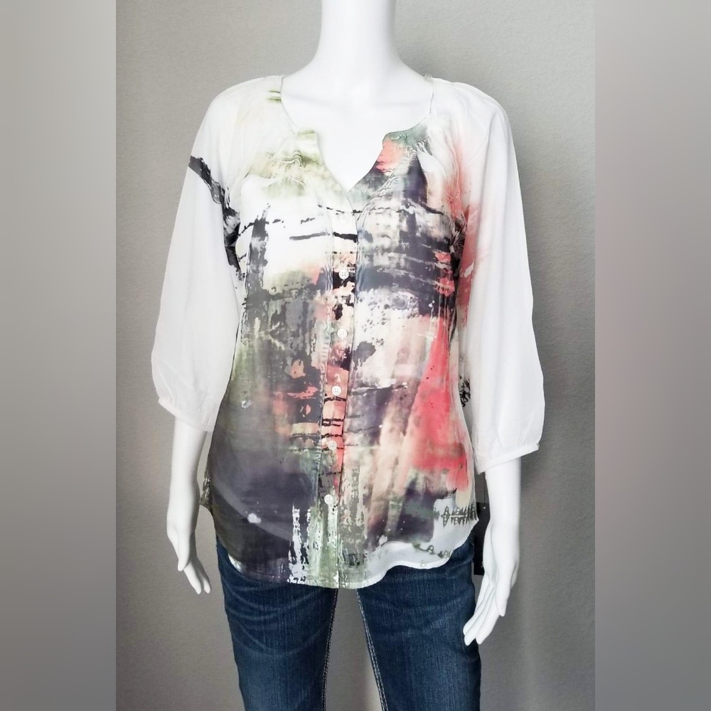 NWT Chiffon like abstract blouse with cami